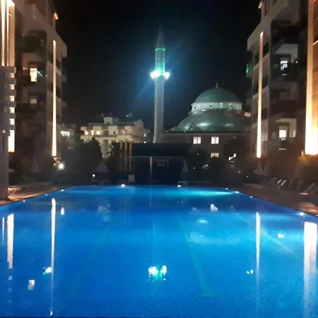 Apartament Konyaalti'nda Lueks Havuzlu 1+1 *