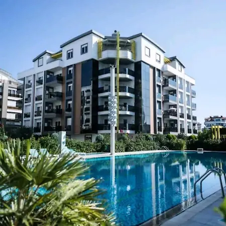 Konyaalti'nda Lueks Havuzlu 1+1 * Antalya