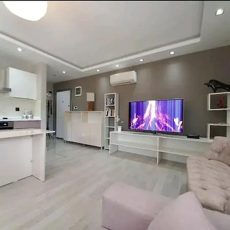 Konyaalti'nda Luks Havuzlu 1+1 * Antalya