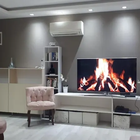 Konyaalti'nda Luks Havuzlu 1+1