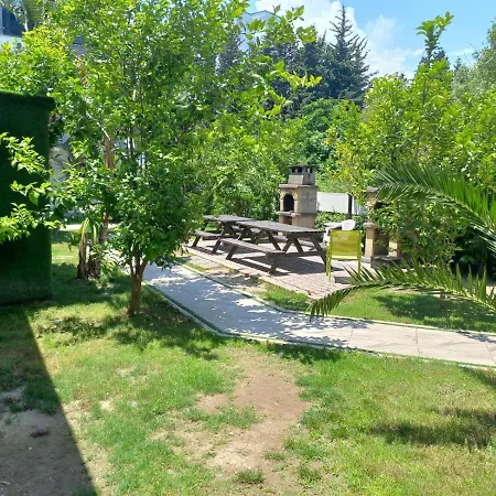 Apartment Konyaalti'nda Luks Havuzlu 1+1