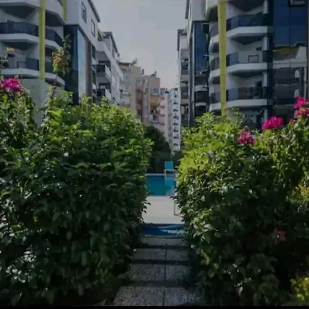 Apartamento Konyaalti'nda Lueks Havuzlu 1+1 *