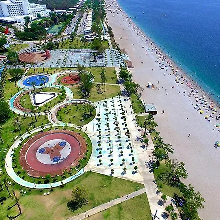 아파트 Konyaalti'nda Lueks Havuzlu 1+1